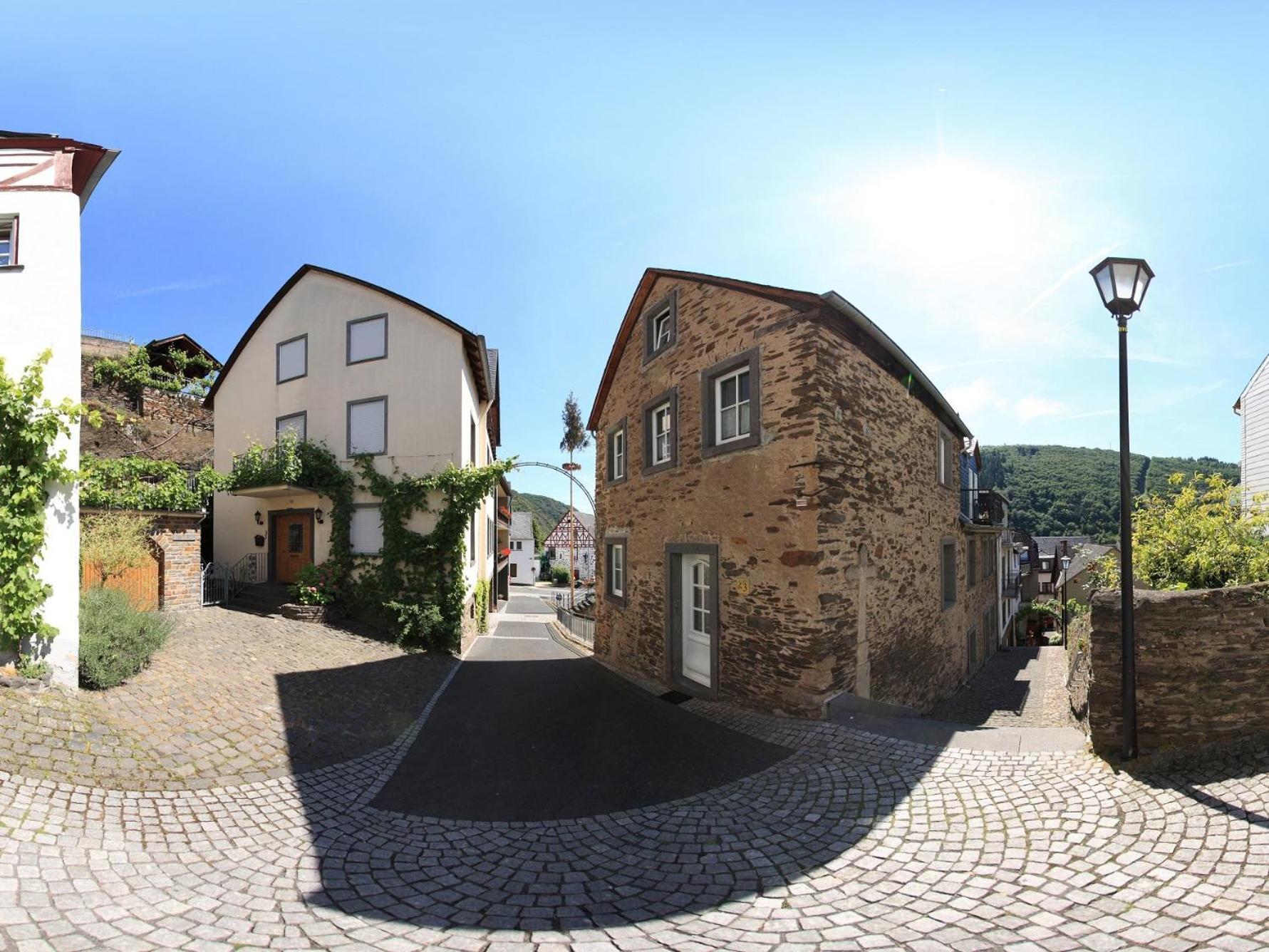 Hotel Zur Post Klotten Pokoj fotografie